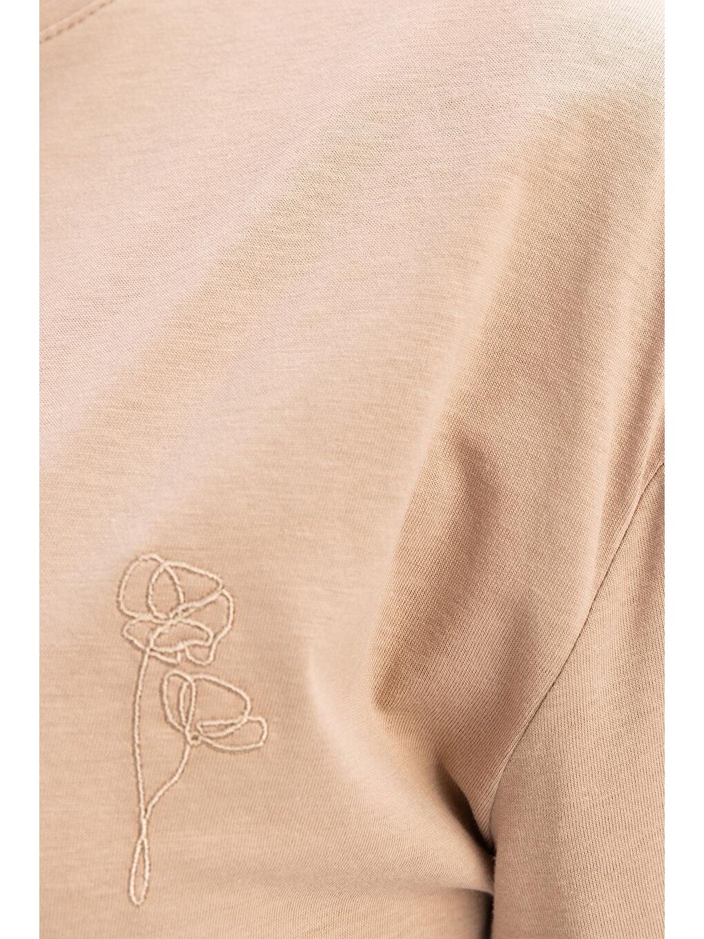 Beyaz Vizon-Kısa Kollu Nakış Detaylı T-Shirt-4