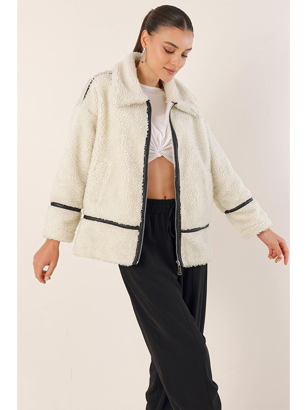 5173 Astarlı Peluş Ceket - Ekru