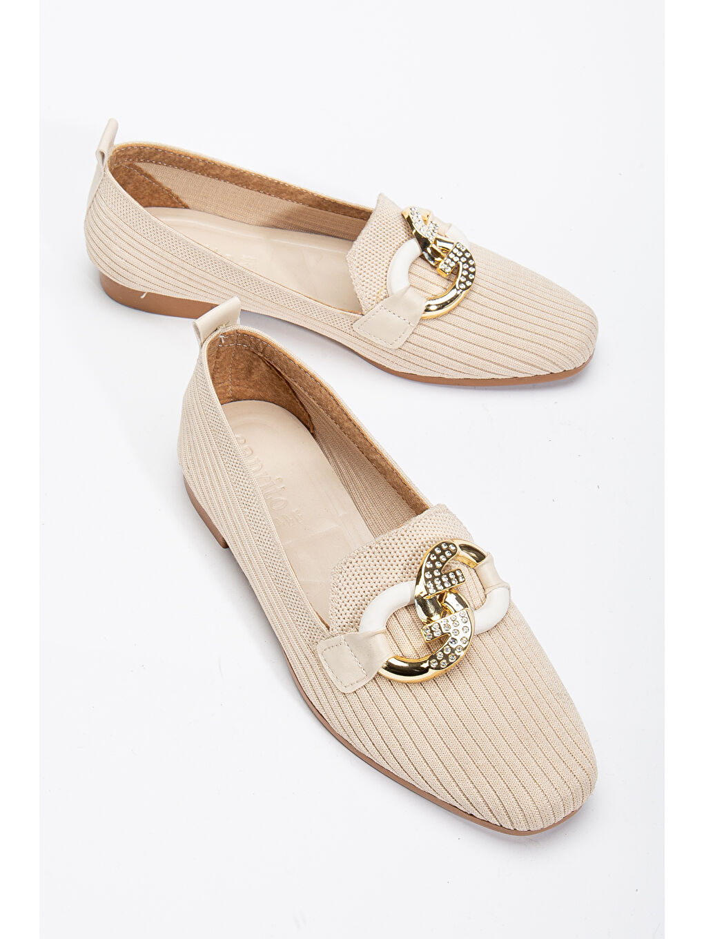 Kadın Bej Önü Toka Detaylı Triko Babet-1