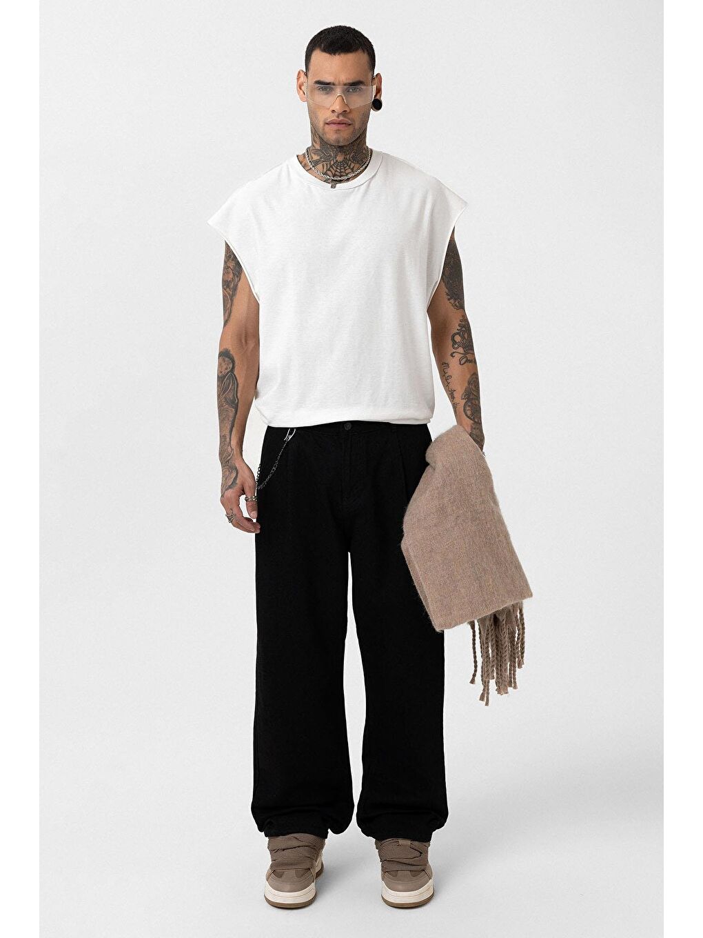 Pileli Zincir Detaylı Baggy Jean Siyah