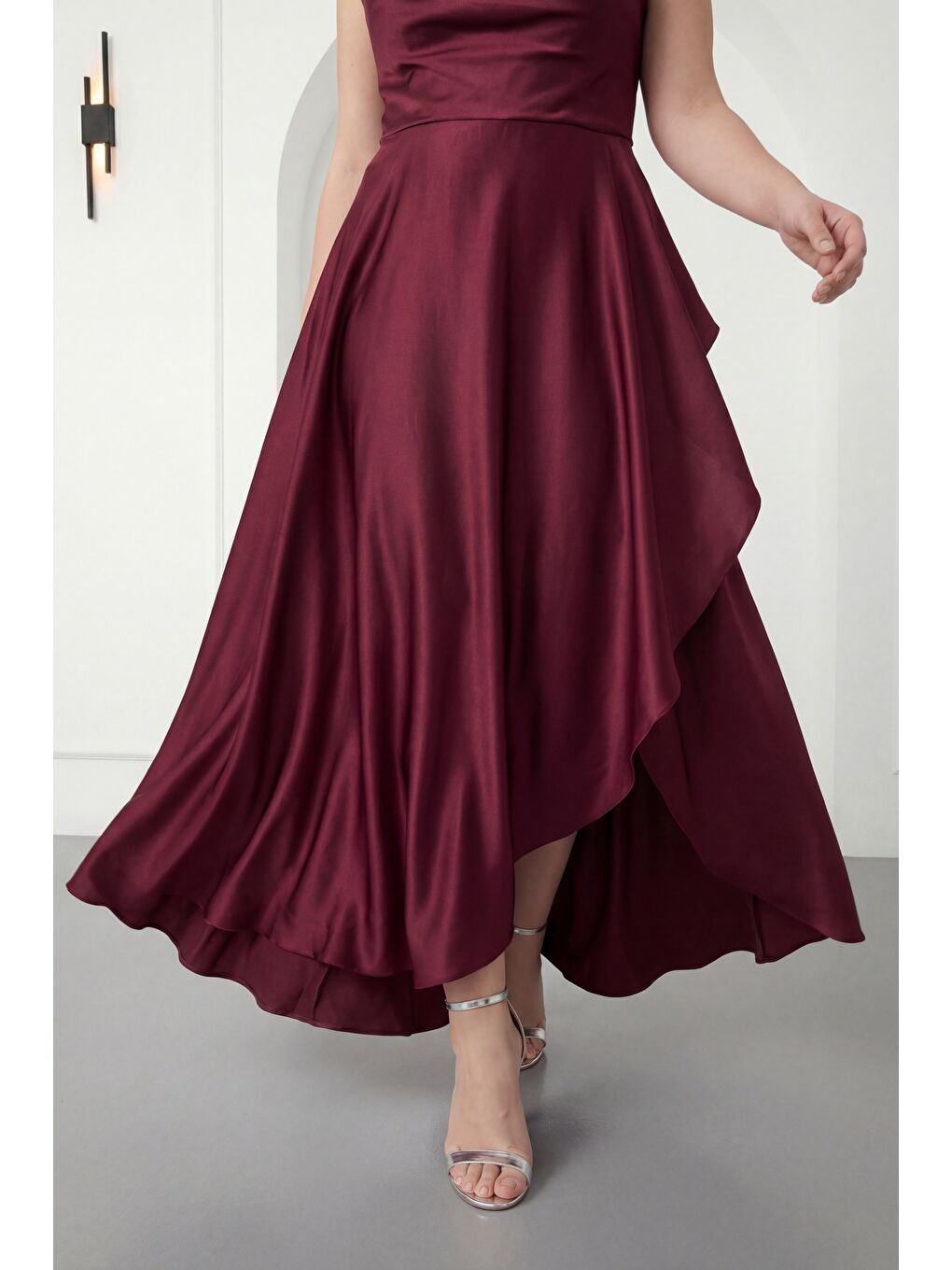 Kadın Bordo Volanlı Yırtmaçlı Büyük Beden Saten Abiye Mezuniyet Elbisesi-3