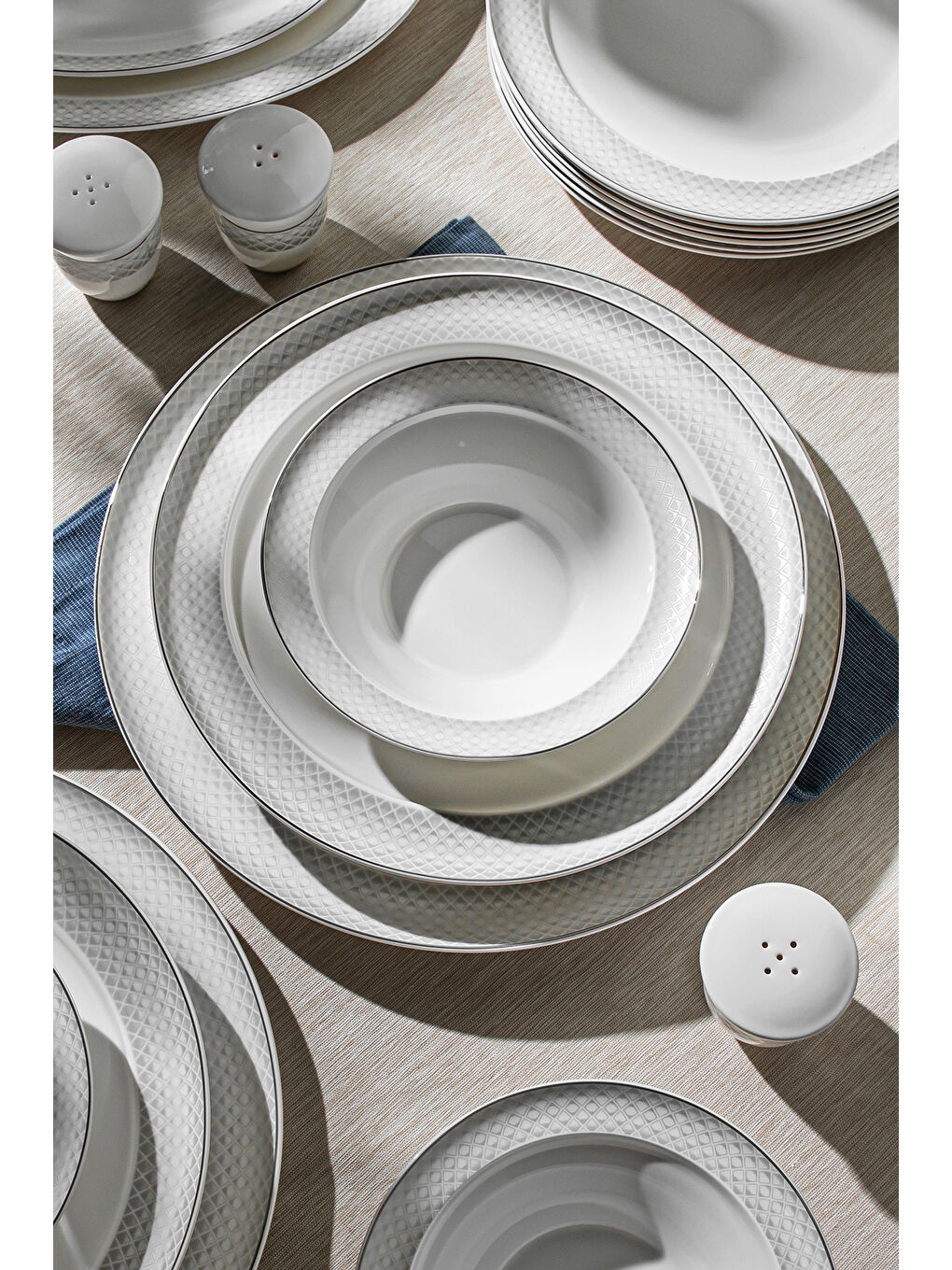 Beyaz Camelia Platin Yaldızlı 28 Parça Porselen Yemek Takımı-2