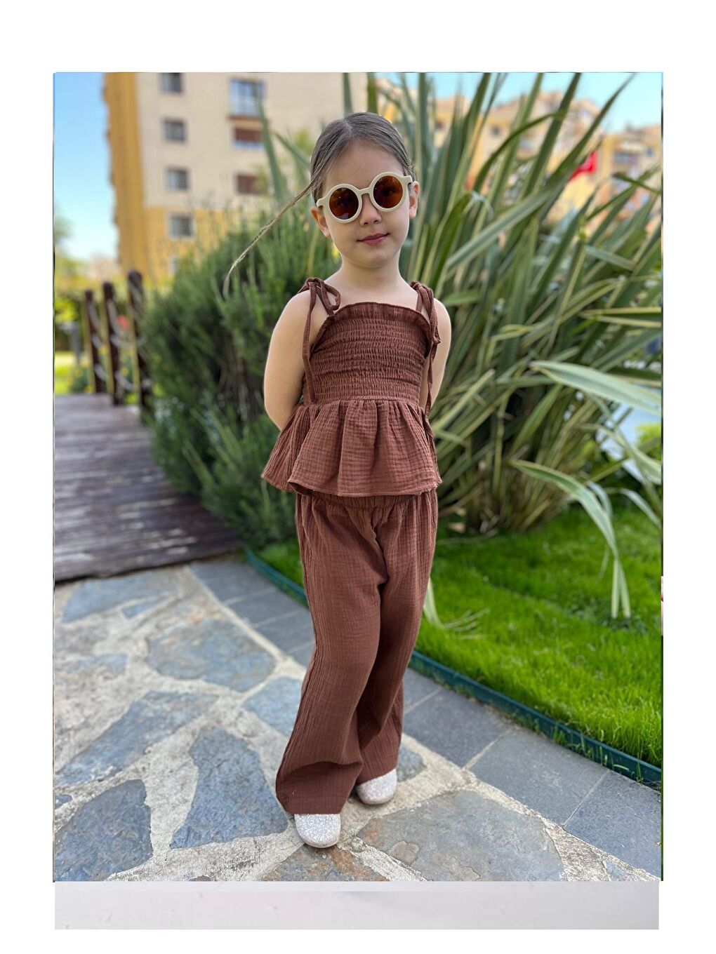 Kahverengi Fırfır Detaylı Kız Çocuk Takım-1