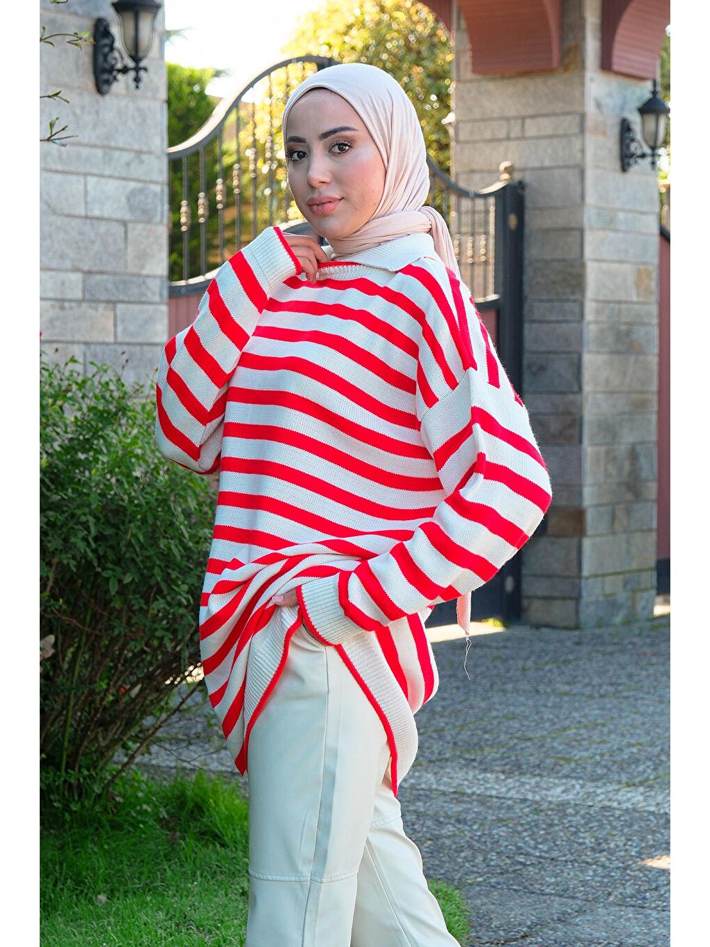 Kadın Çizgili Boğazlı Triko Kazak Kırmızı-1