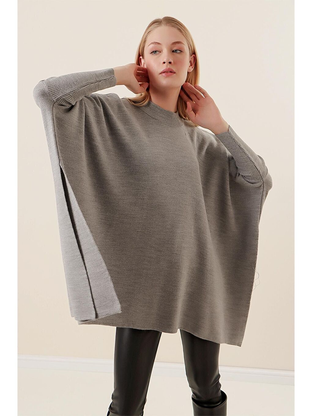 15783 Yırtmaçlı Panço Kazak - Gri