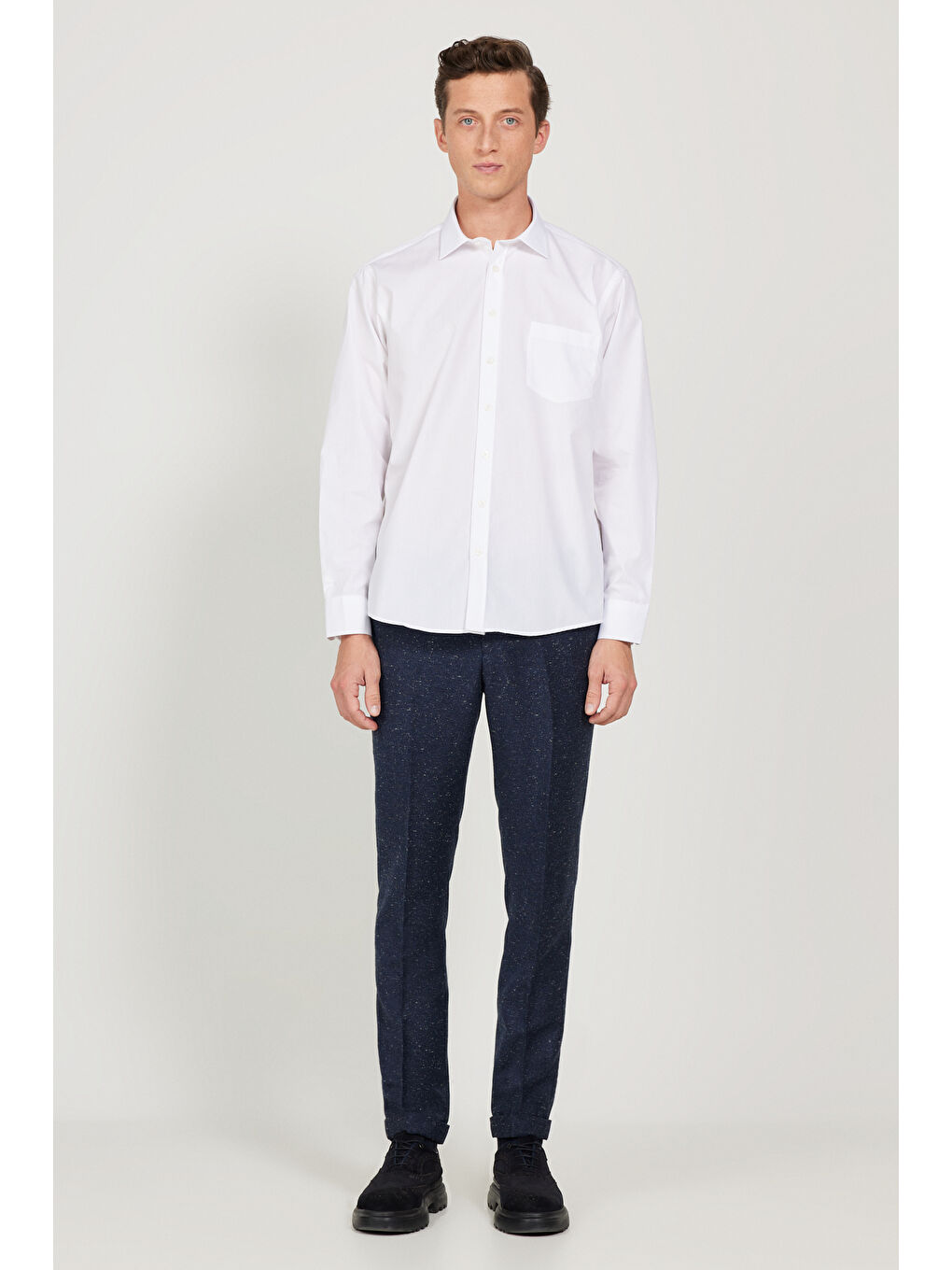 Erkek Beyaz Kolay Ütülenebilir Comfort Fit Geniş Kesim Klasik Yaka Gömlek-1