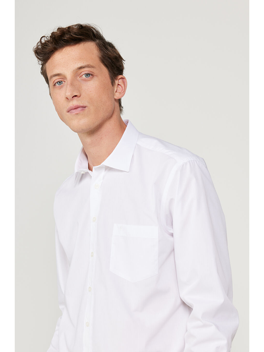 Erkek Beyaz Kolay Ütülenebilir Comfort Fit Geniş Kesim Klasik Yaka Gömlek-5