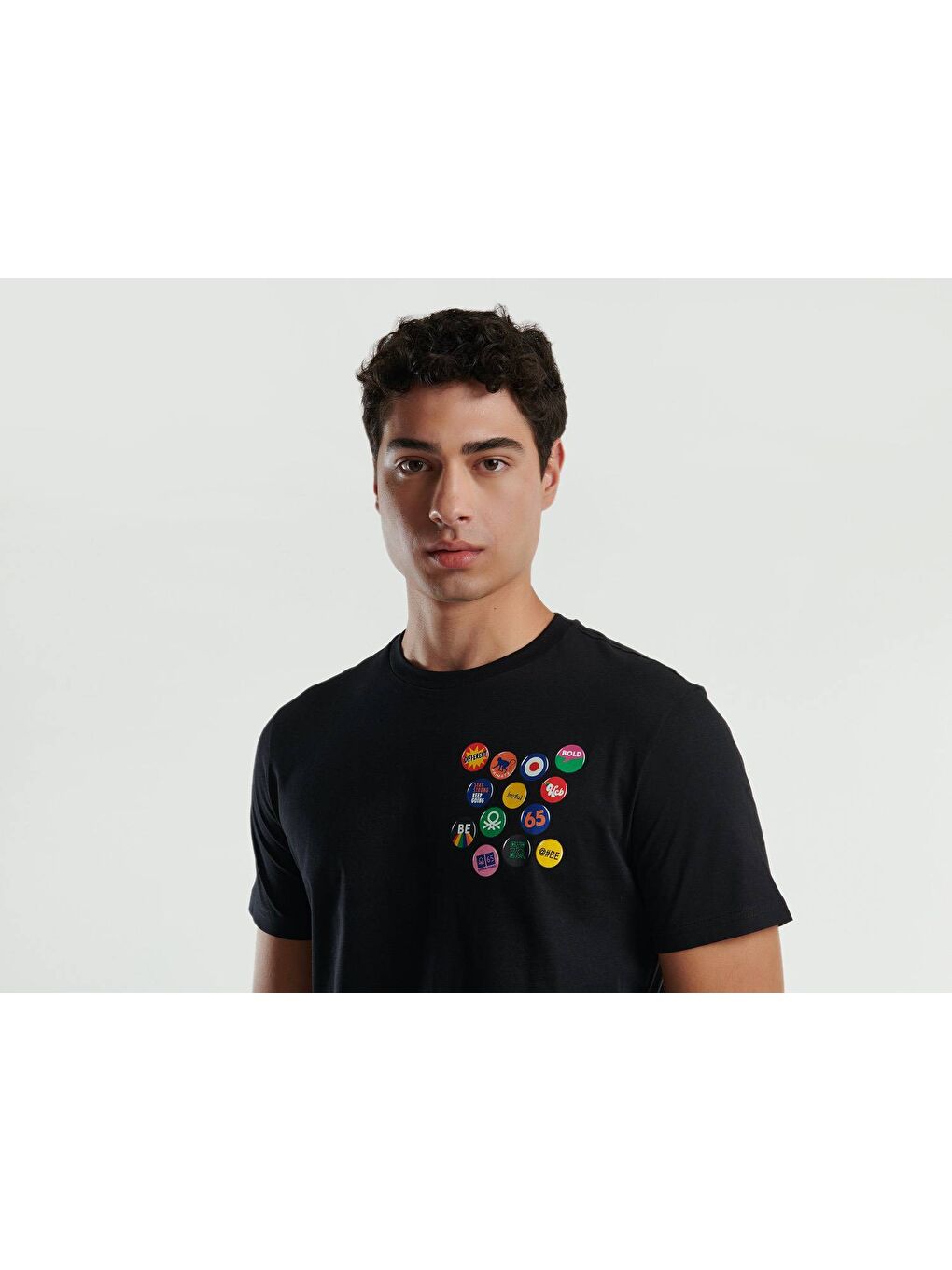 United Colors Of Benetton Erkek Siyah %100 Pamuk Önü Logo Baskılı Kısa Kollu Yuvarlak Yaka T-Shirt - 1