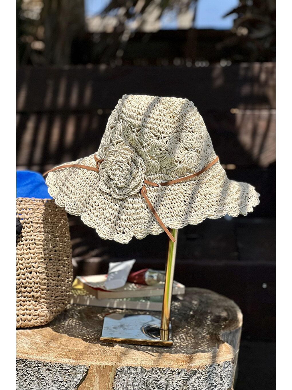 Fiyonklu Hasır Bej Şapka 14519