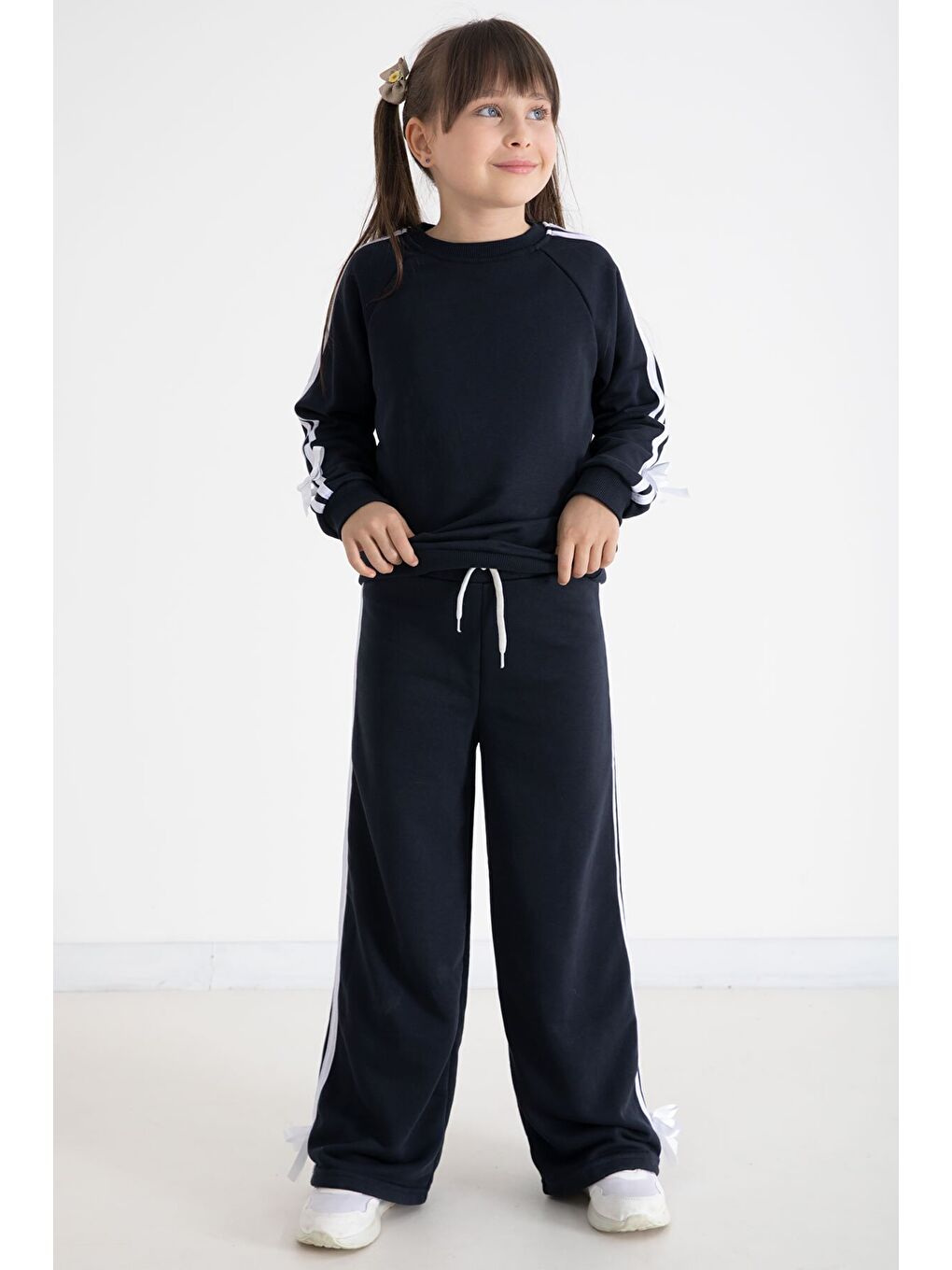 Lacivert Fiyonk Detaylı Şeritli Kız Çocuk Bisiklet Yaka Eşofman Takımı 22732-4