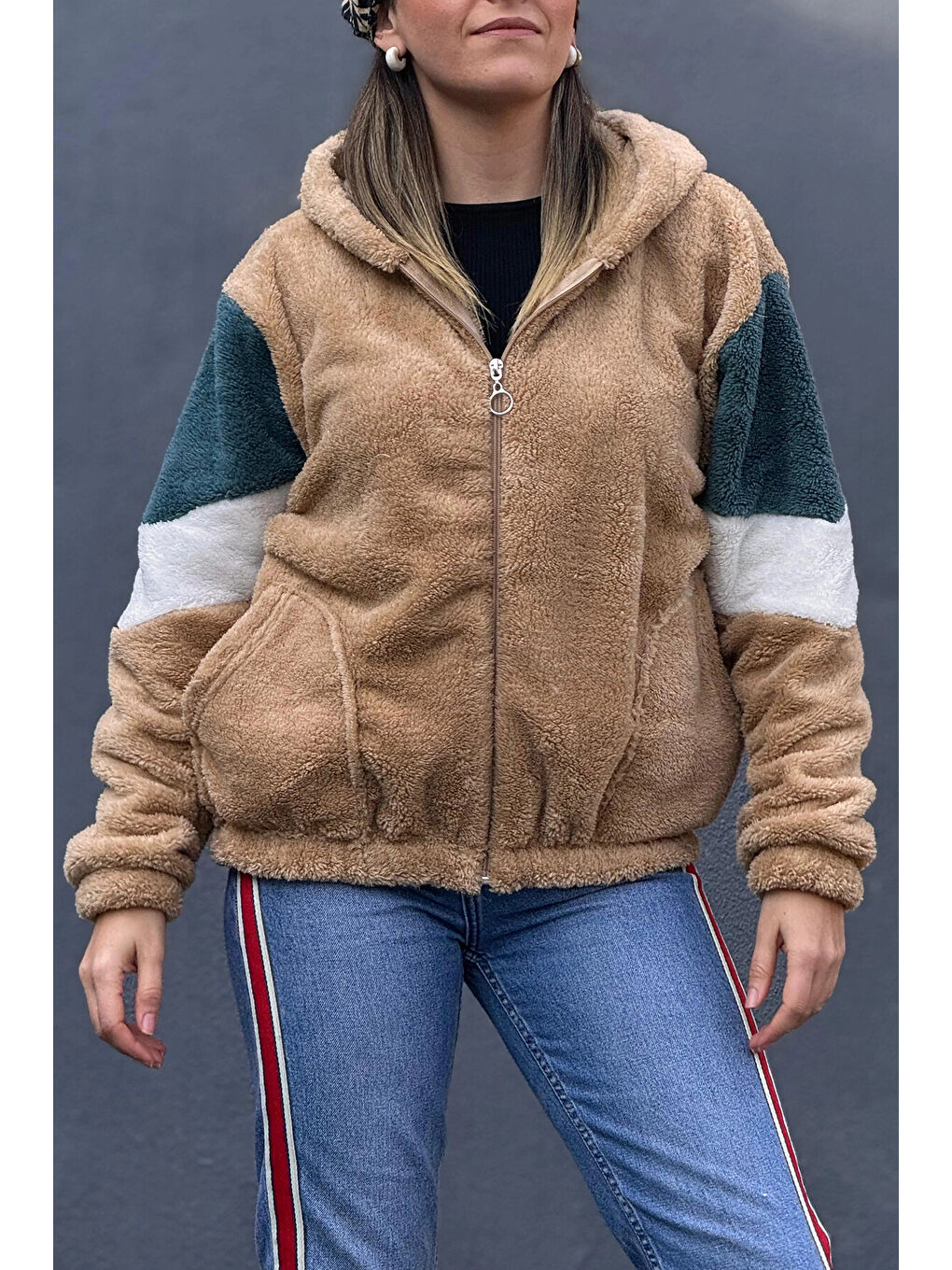 Bej Kadın Bisküvi Beyaz Welsoft Esnek Kumaş Kapüşonlu  Pelüş Ceket Hzl25W Dsb110071