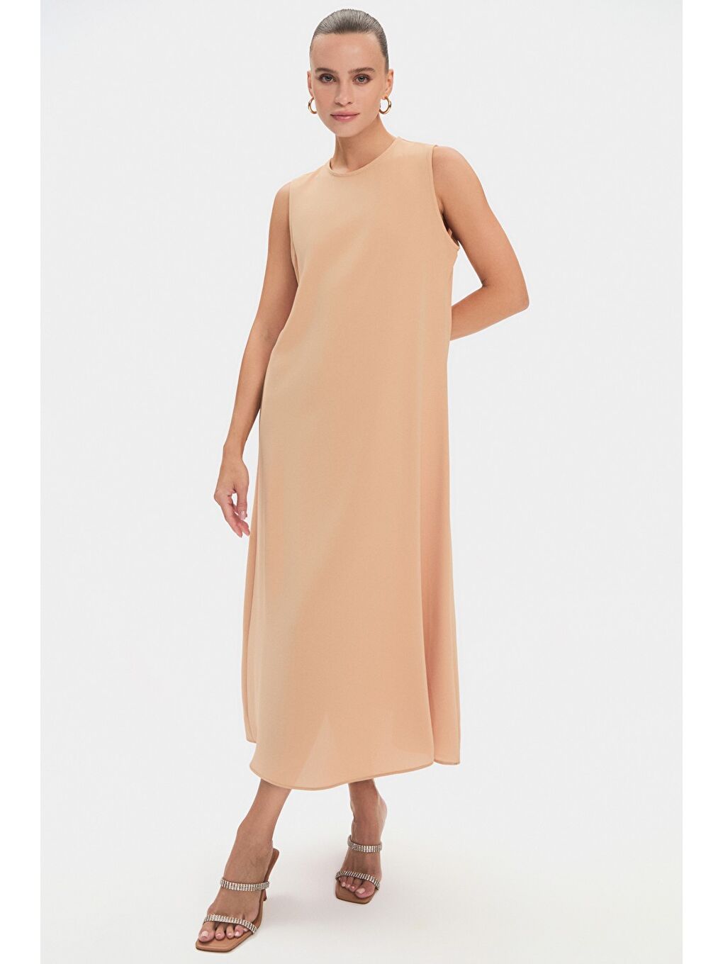 Kahverengi Kadın Bisiklet Yaka Kolları Fırfır Detaylı Belden Bağlamalı Dökümlü Abaya-4