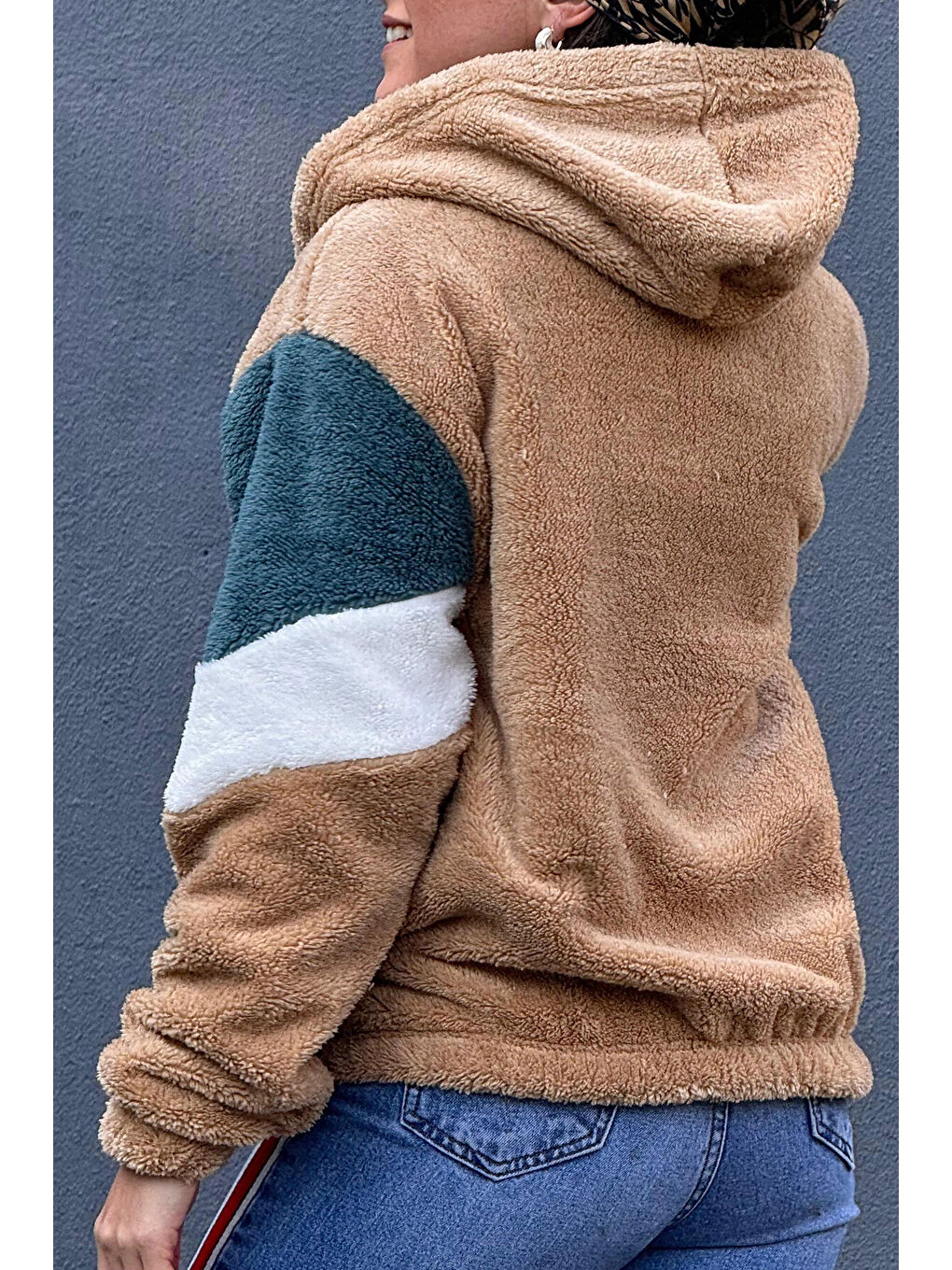 Bej Kadın Bisküvi Beyaz Welsoft Esnek Kumaş Kapüşonlu  Pelüş Ceket Hzl25W Dsb110071-3