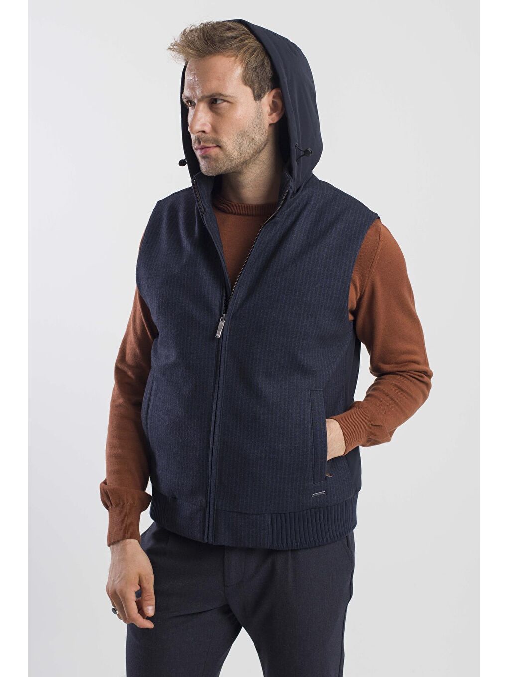 Lacivert Comfort Fit Desenli Çıkarılabilir Kapüşonlu Yelek-1