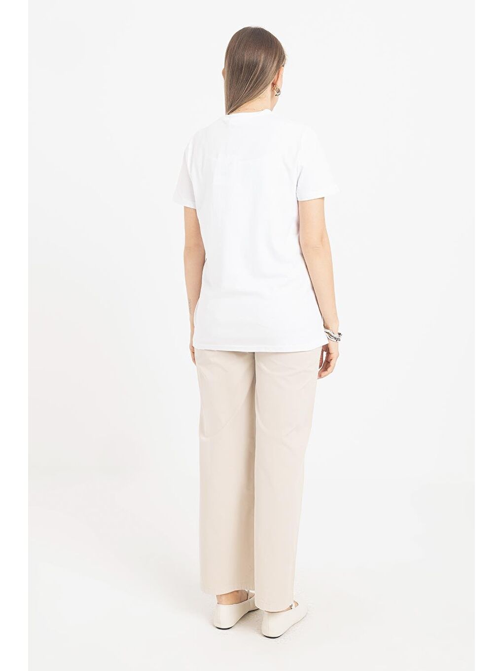 Beyaz-Kısa Kollu Nakış Detaylı Süprem Tshirt-1