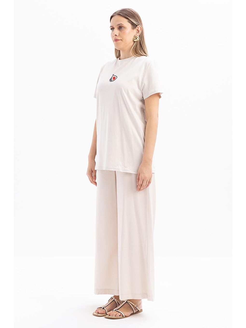 Bej Taş-Kısa Kollu Nakış Detaylı Süprem Tshirt-2