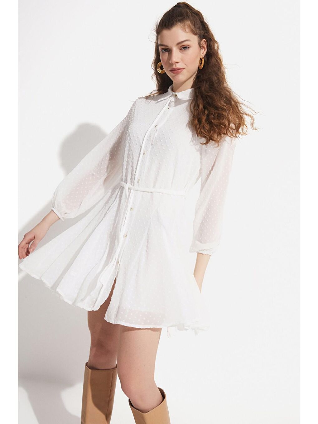 Beyaz Desenli Önden Düğme Kapamalı Elbise-1