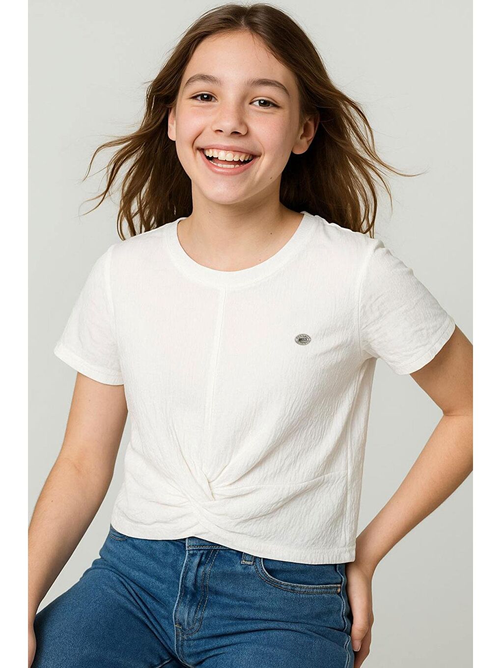 Kız Çocuk Tişört Armalı Göbek Kısmı Dekolte Detaylı Ekru (9-16 Yaş)