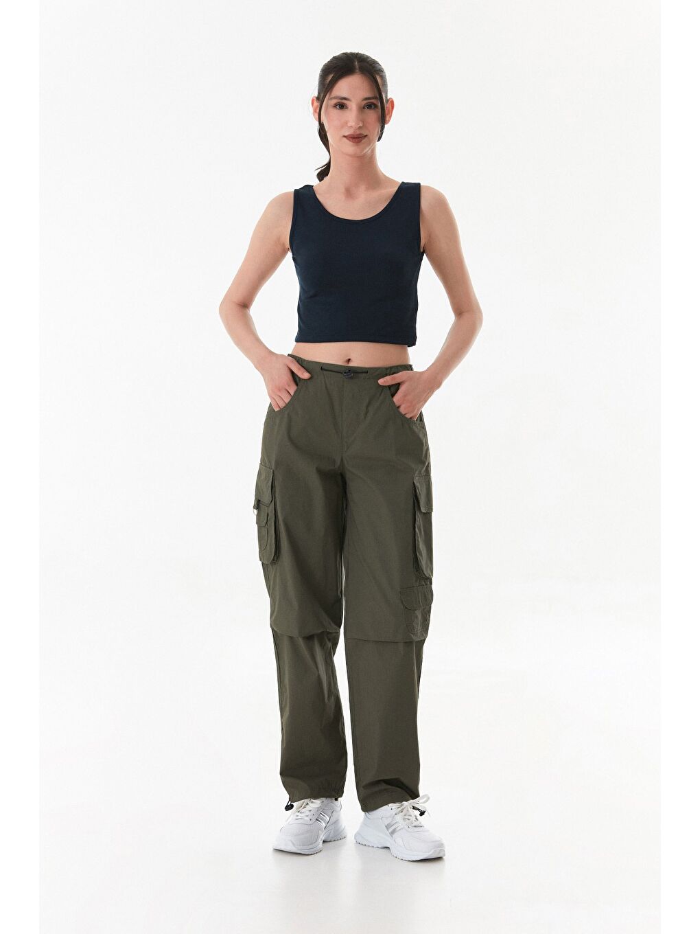 Haki Beli Ve Paçası Stoperli Kargo Cepli Paraşüt Kumaş Pantolon-2