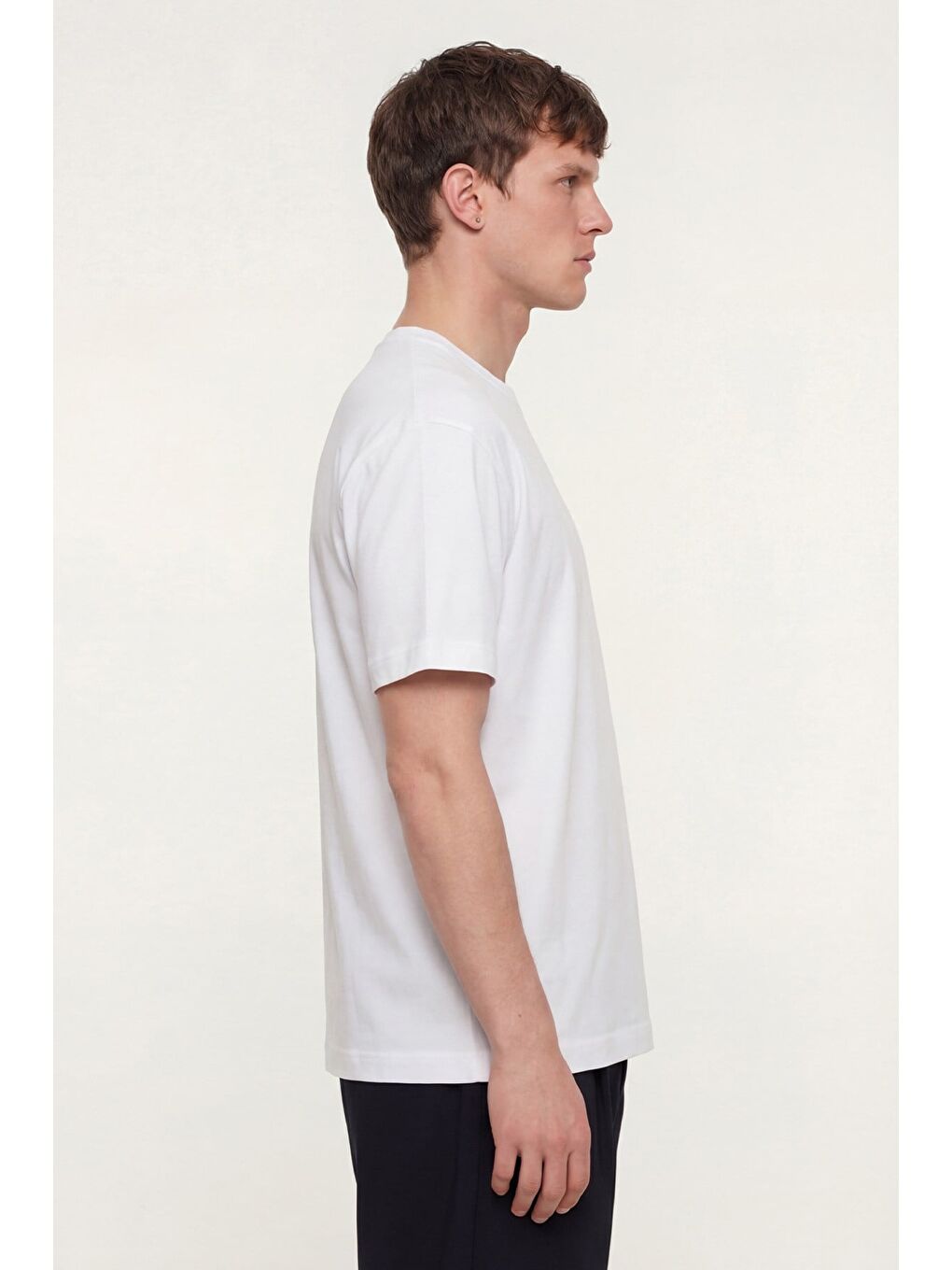 Erkek Beyaz Normal Kesim Regular Fit %100 Pamuk Kısa Kollu Bisiklet Yaka Basic Tişört-2
