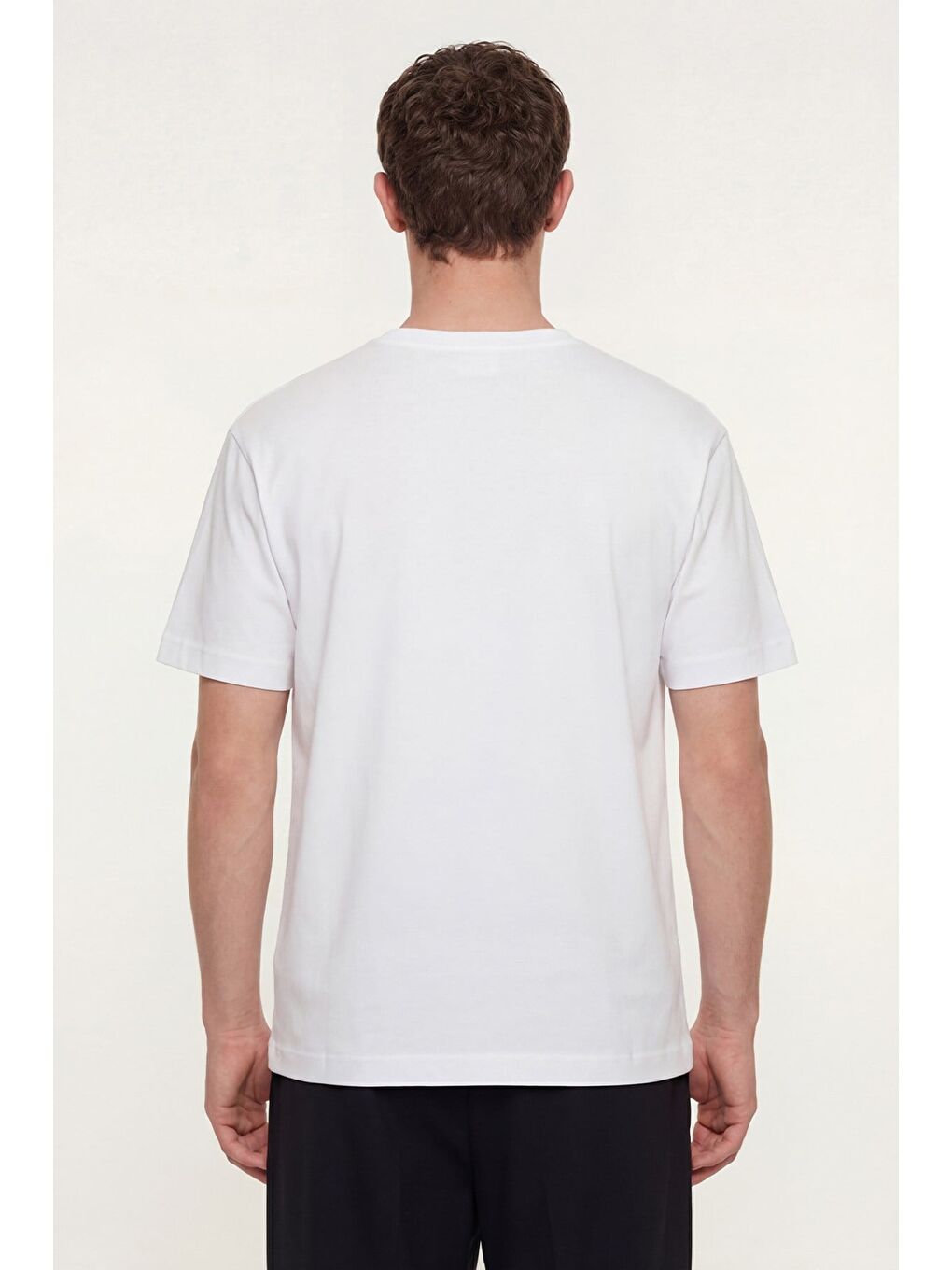 Erkek Beyaz Normal Kesim Regular Fit %100 Pamuk Kısa Kollu Bisiklet Yaka Basic Tişört-3