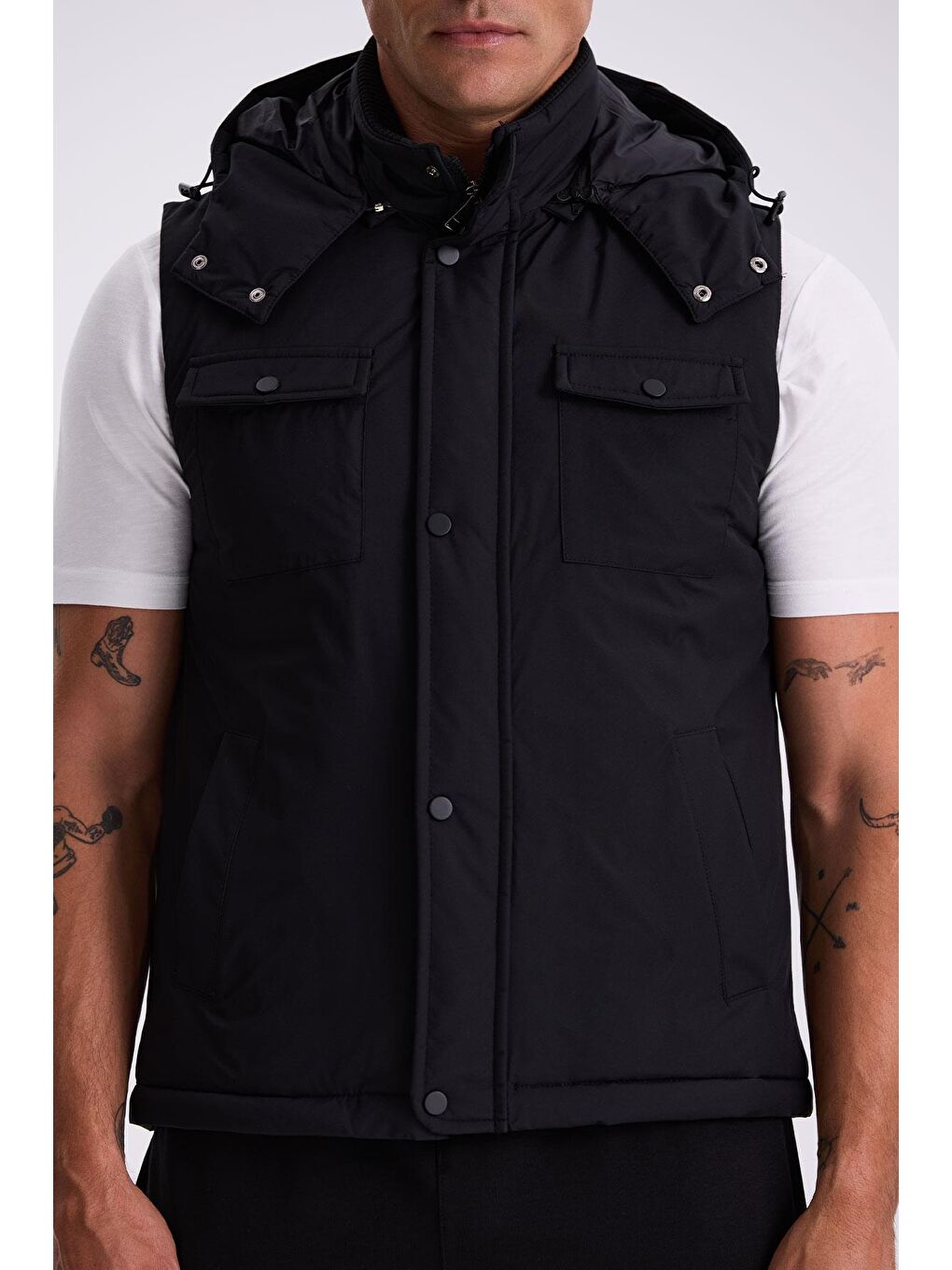 Siyah Comfort Fit Cepli Kapüşonlu Rahat Kesim Safari Yelek-2