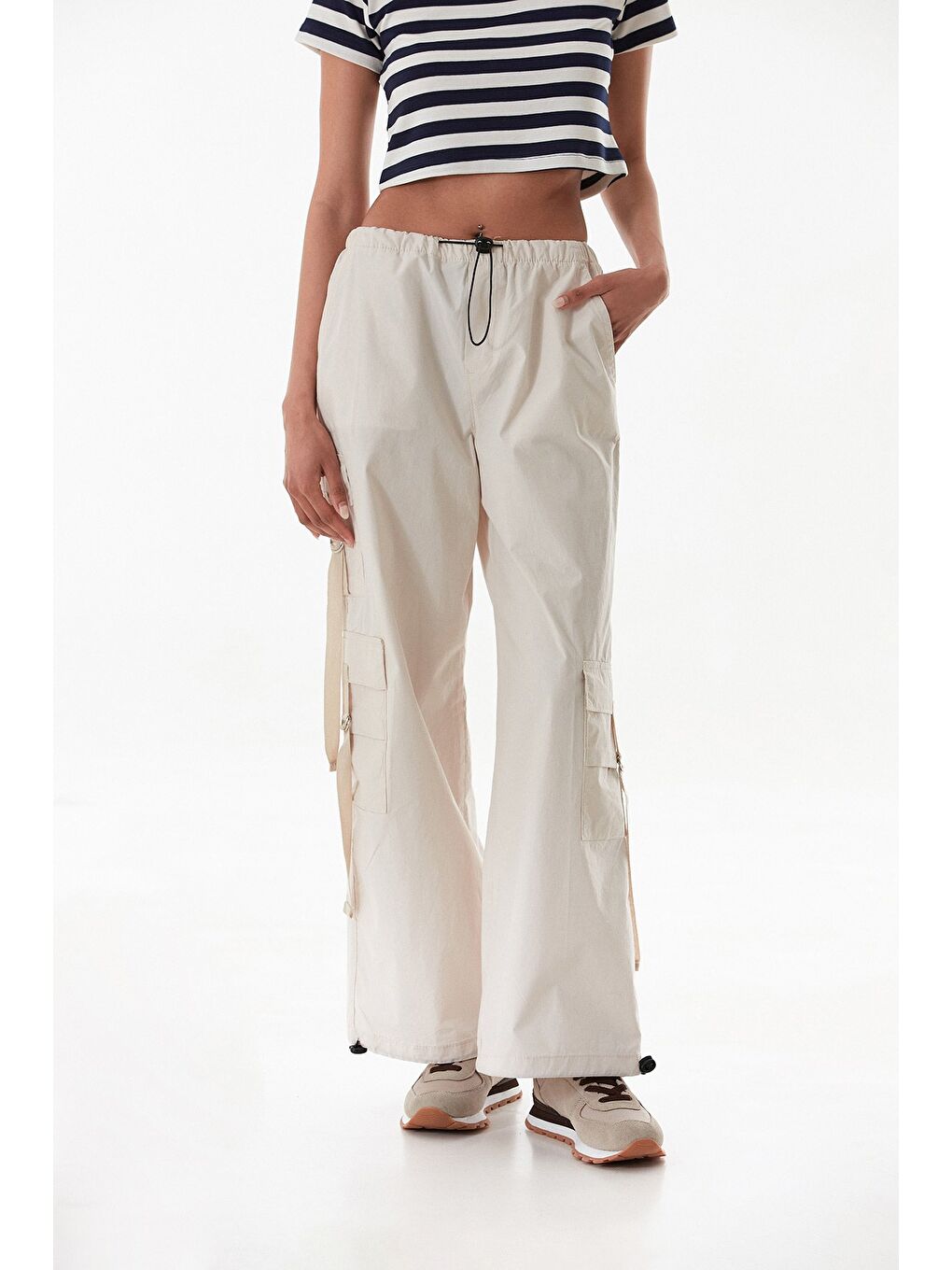 Bej Beli Lastikli Kargo Cepli Stoperli Paraşüt Kumaş Pantolon-2