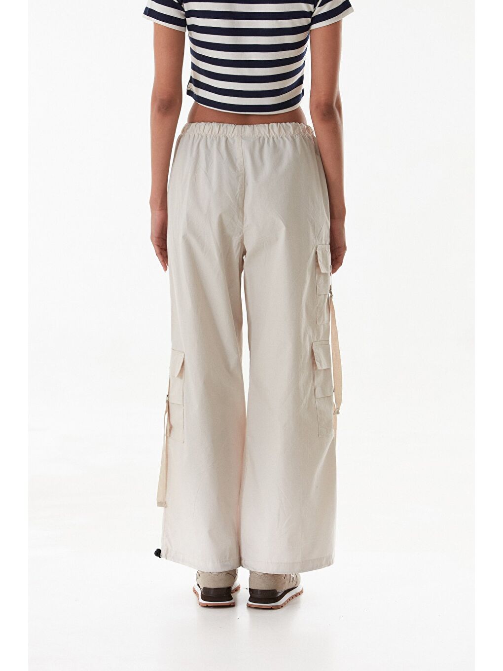 Bej Beli Lastikli Kargo Cepli Stoperli Paraşüt Kumaş Pantolon-4