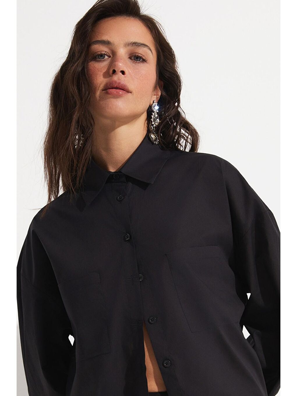 Cep Detaylı Siyah Pamuk Gömlek-3