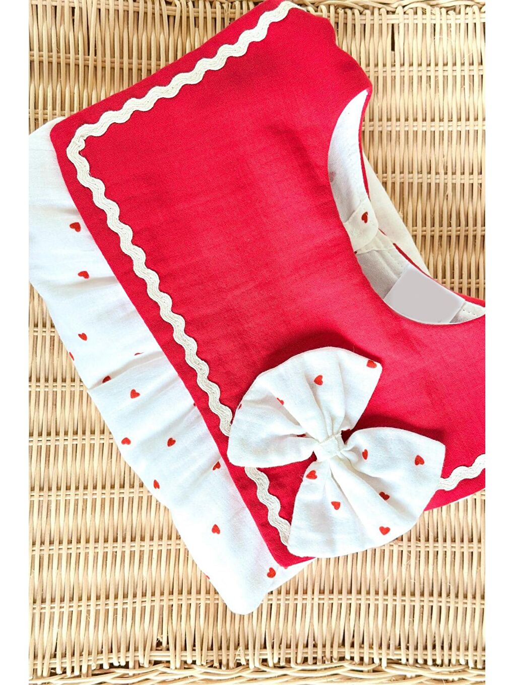 Beyaz Kız Çocuk Pamuklu Kırmızı Kalp Desenli Fiyonk Detaylı Müslin Elbise-1