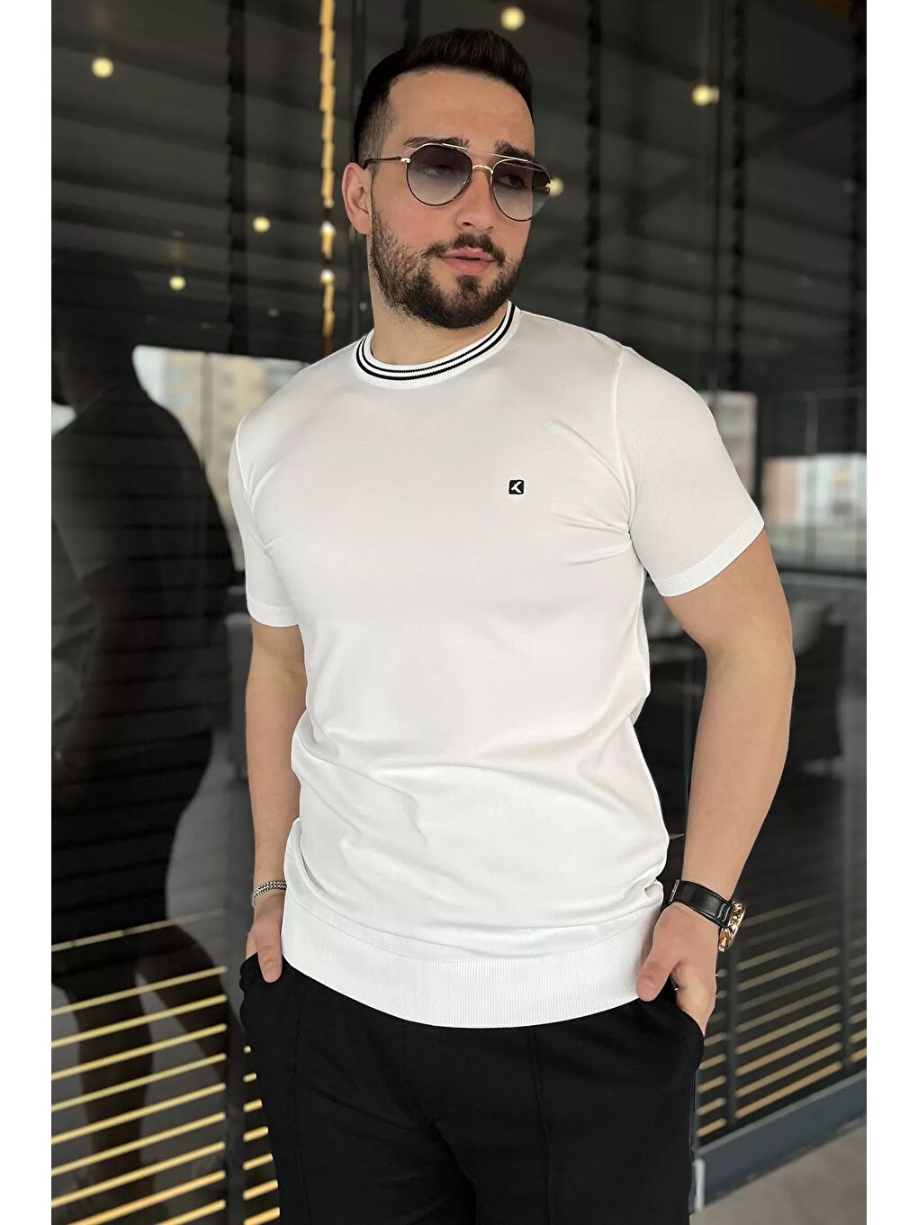 Beyaz Nakışlı Bisiklet Yaka Erkek Tişört