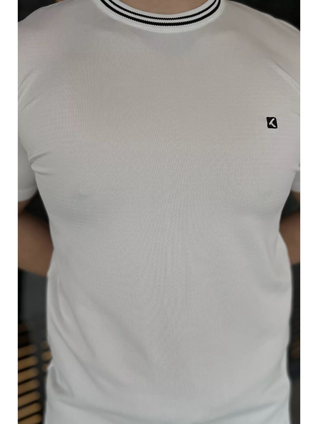 Beyaz Nakışlı Bisiklet Yaka Erkek Tişört-3