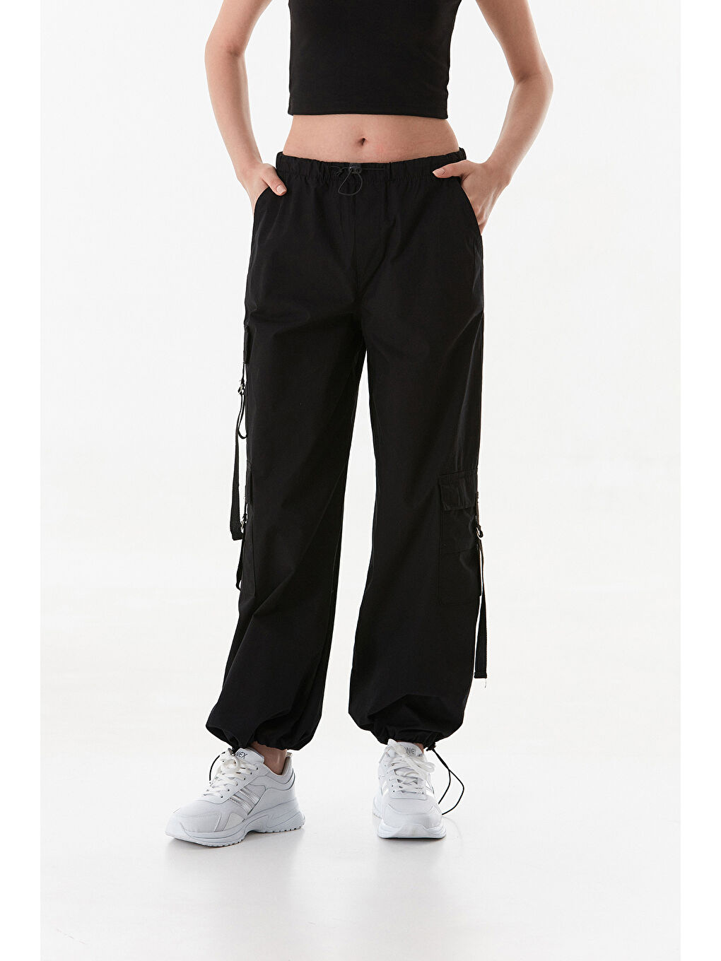 Siyah Beli Lastikli Kargo Cepli Stoperli Paraşüt Kumaş Pantolon-4