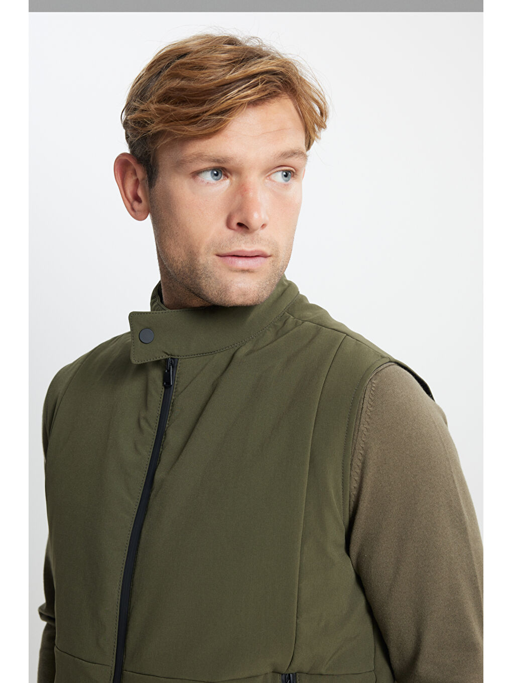 Erkek Haki Standart Fit Normal Kesim Dik Yaka Casual Yelek-5