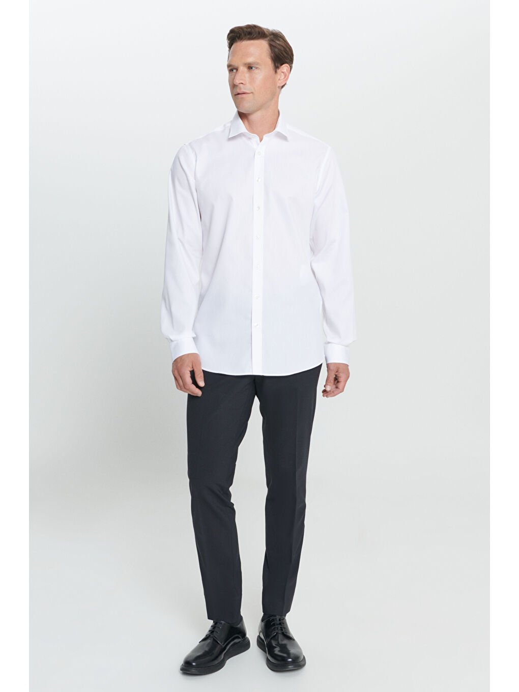 Erkek Beyaz Ütü Gerektirmeyen Comfort Fit Rahat Kesim Klasik Yaka %100 Pamuk Non-Iron Gömlek-1