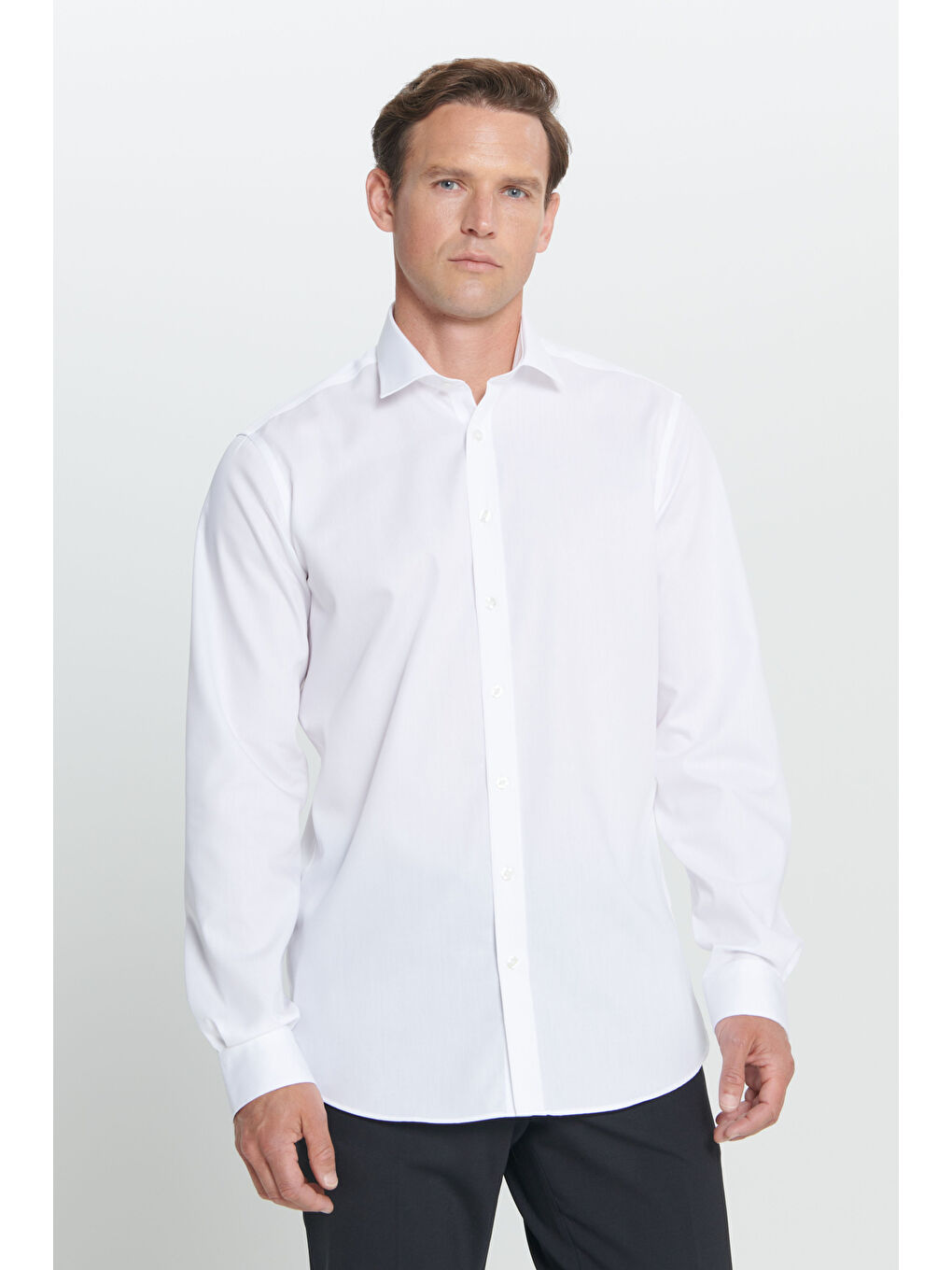 Erkek Beyaz Ütü Gerektirmeyen Comfort Fit Rahat Kesim Klasik Yaka %100 Pamuk Non-Iron Gömlek-3