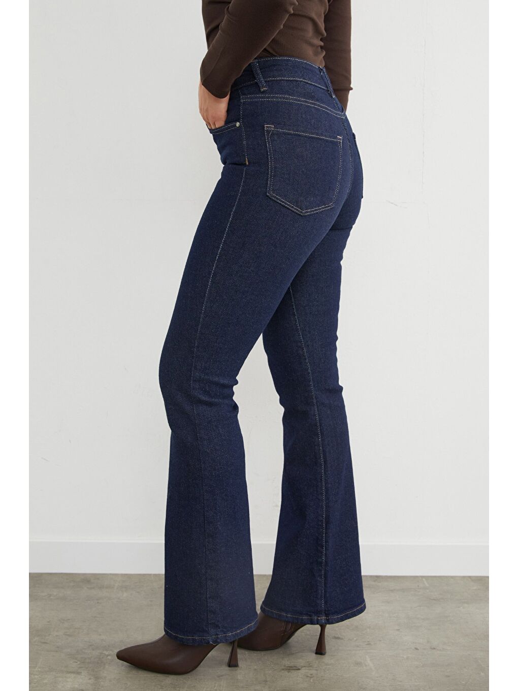 Lacivert İspanyol Paça Elastanlı Jean-2