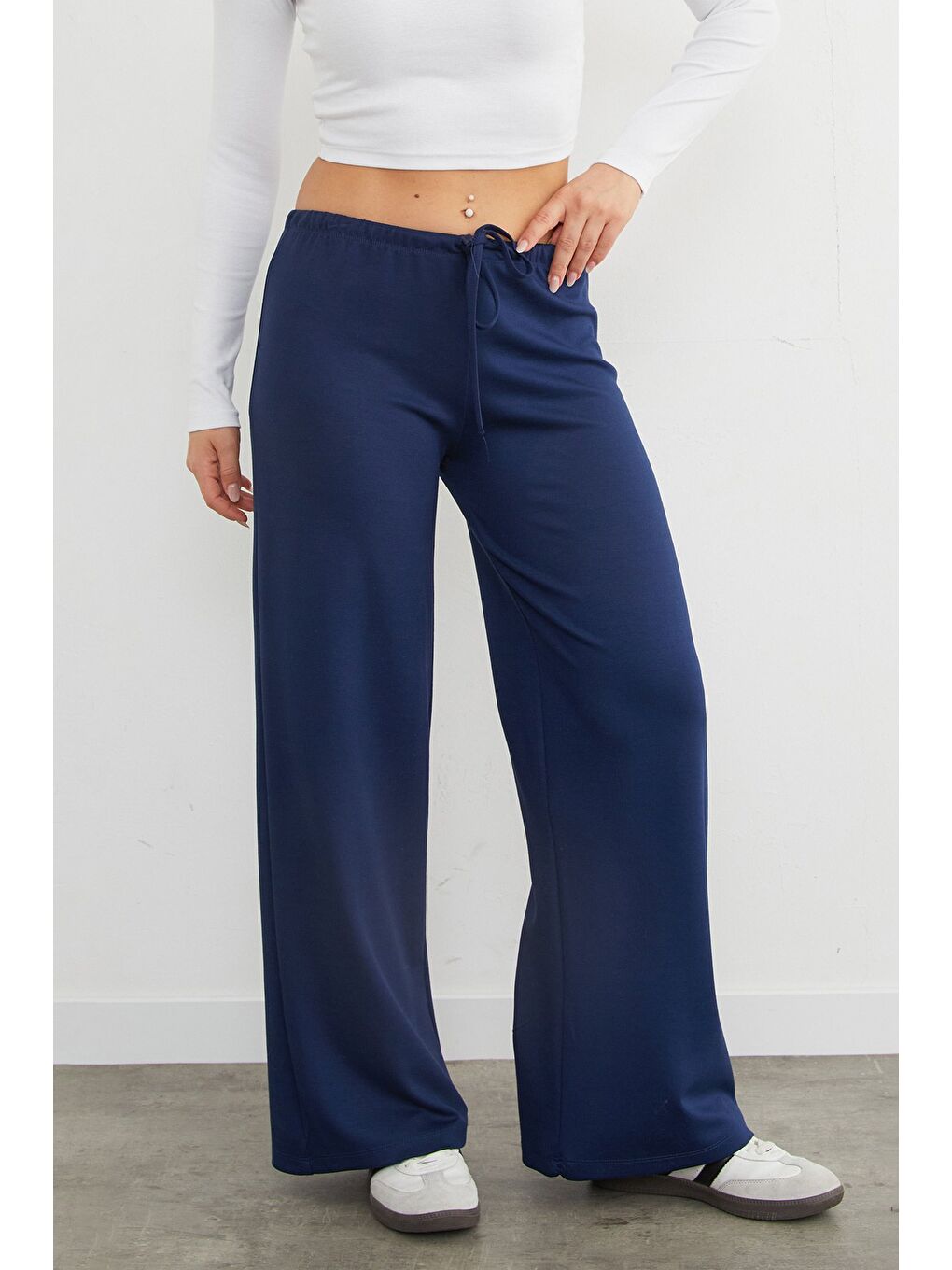 Lacivert Beli Bağlamalı Bol Paça Modal Pantolon-1