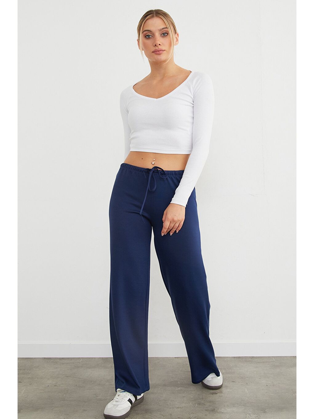 Lacivert Beli Bağlamalı Bol Paça Modal Pantolon-3