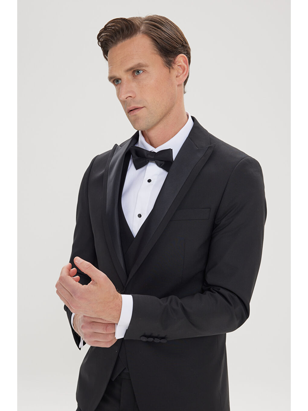 Erkek Siyah Slim Fit Dar Kesim Kırlangıç Yaka Yünlü Yelekli Smokin Takım-2