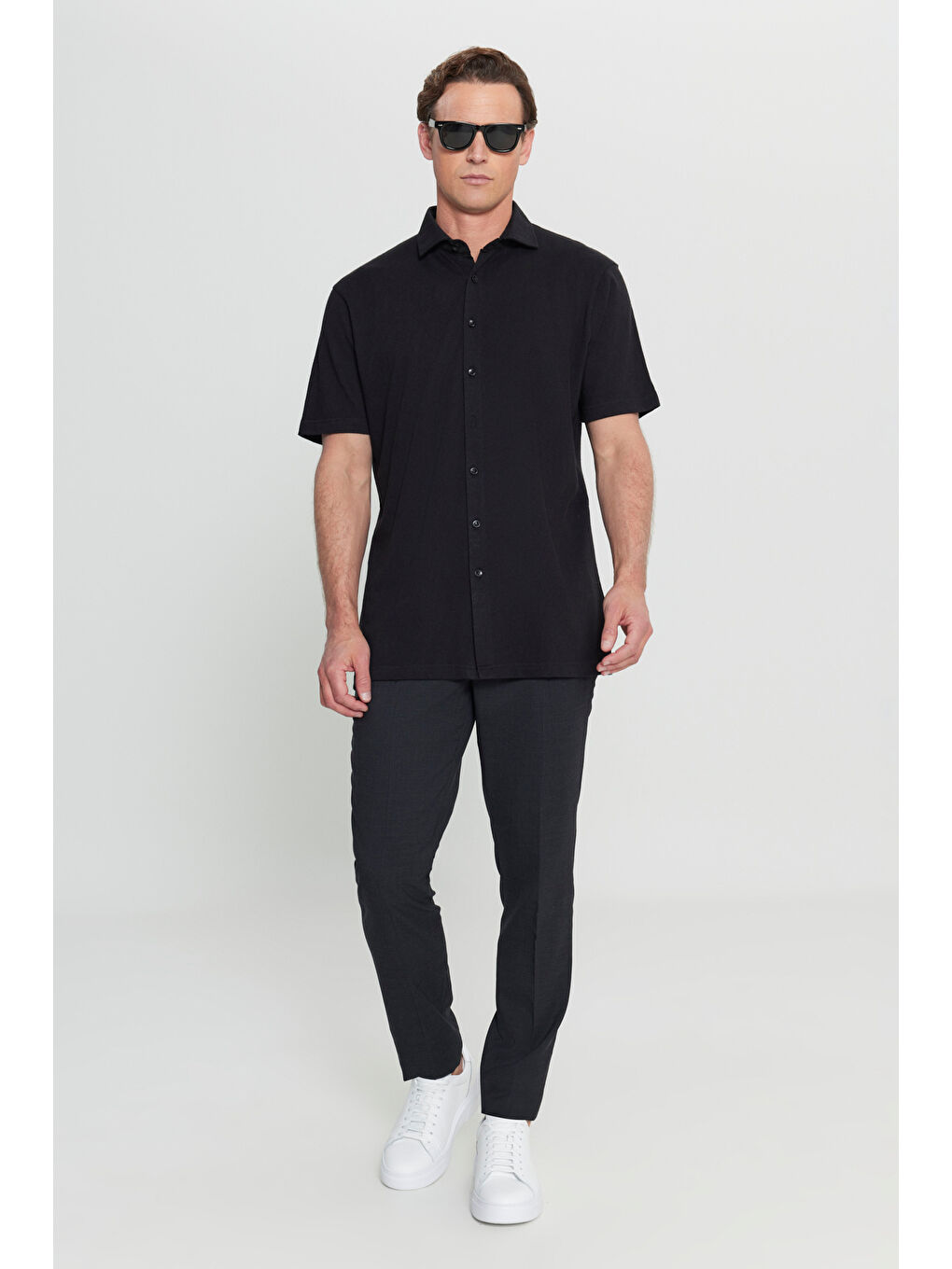 Erkek Siyah Pamuklu Comfort Fit Rahat Kesim Klasik Yaka Örme Gömlek-1