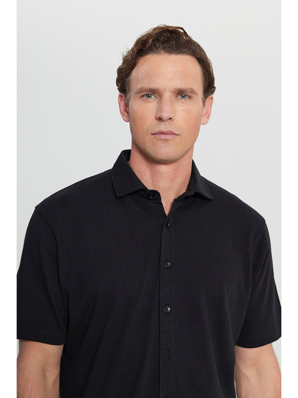 Erkek Siyah Pamuklu Comfort Fit Rahat Kesim Klasik Yaka Örme Gömlek-3