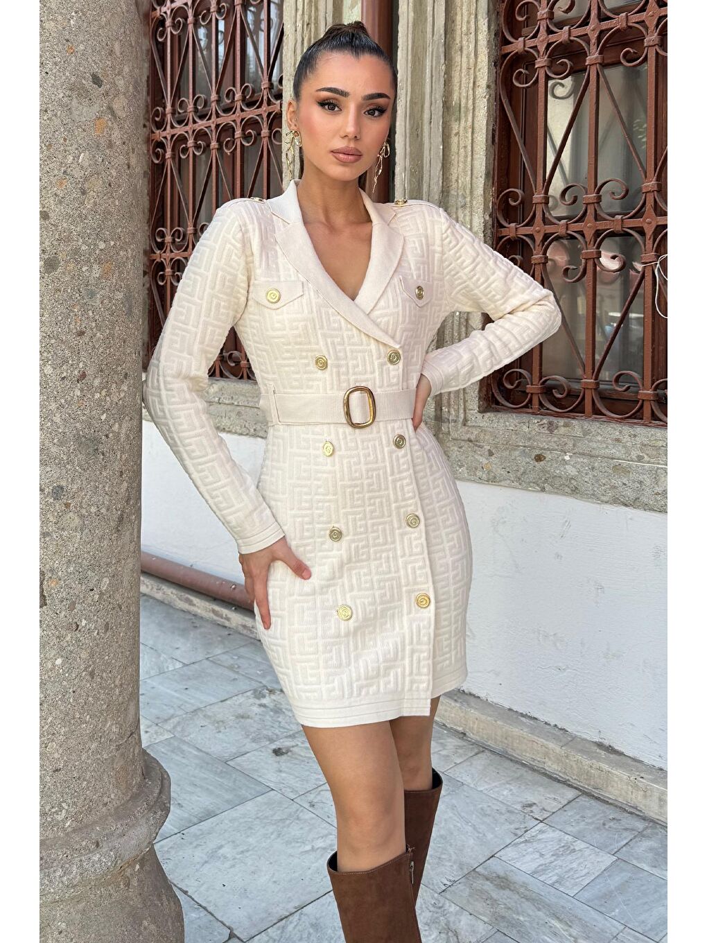 Ekru Kemerli Düğme Detaylı Triko Elbise-1