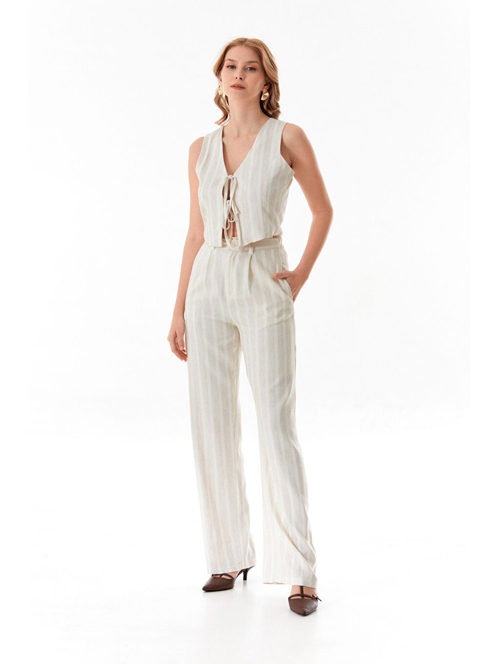 Bej Çizgili Önü Bağlamalı Yelekli Pantolon Takım-2