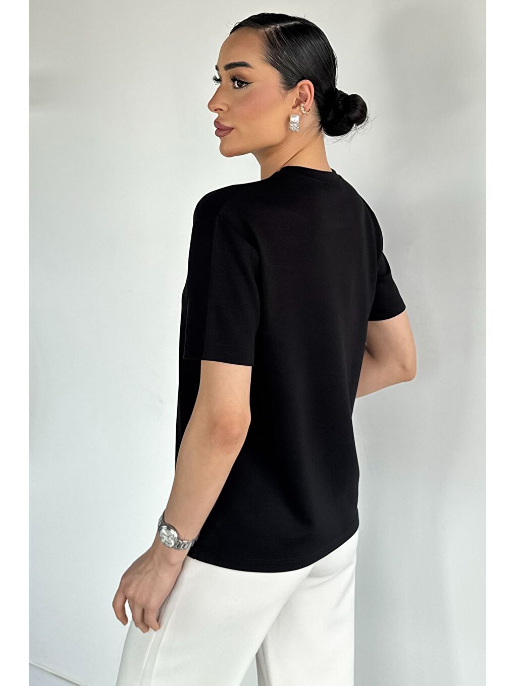 Siyah Kadın Bisiklet Yaka Basic Tişört-3
