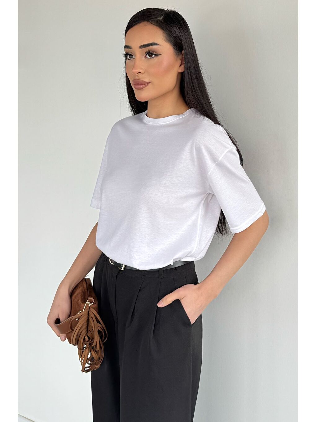 Beyaz Oversize Basıc Tişört-1