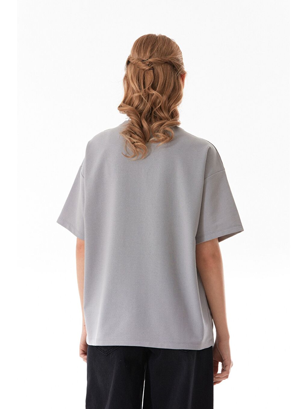 Gri Kalp Aksesuarlı Oversize Tişört-2
