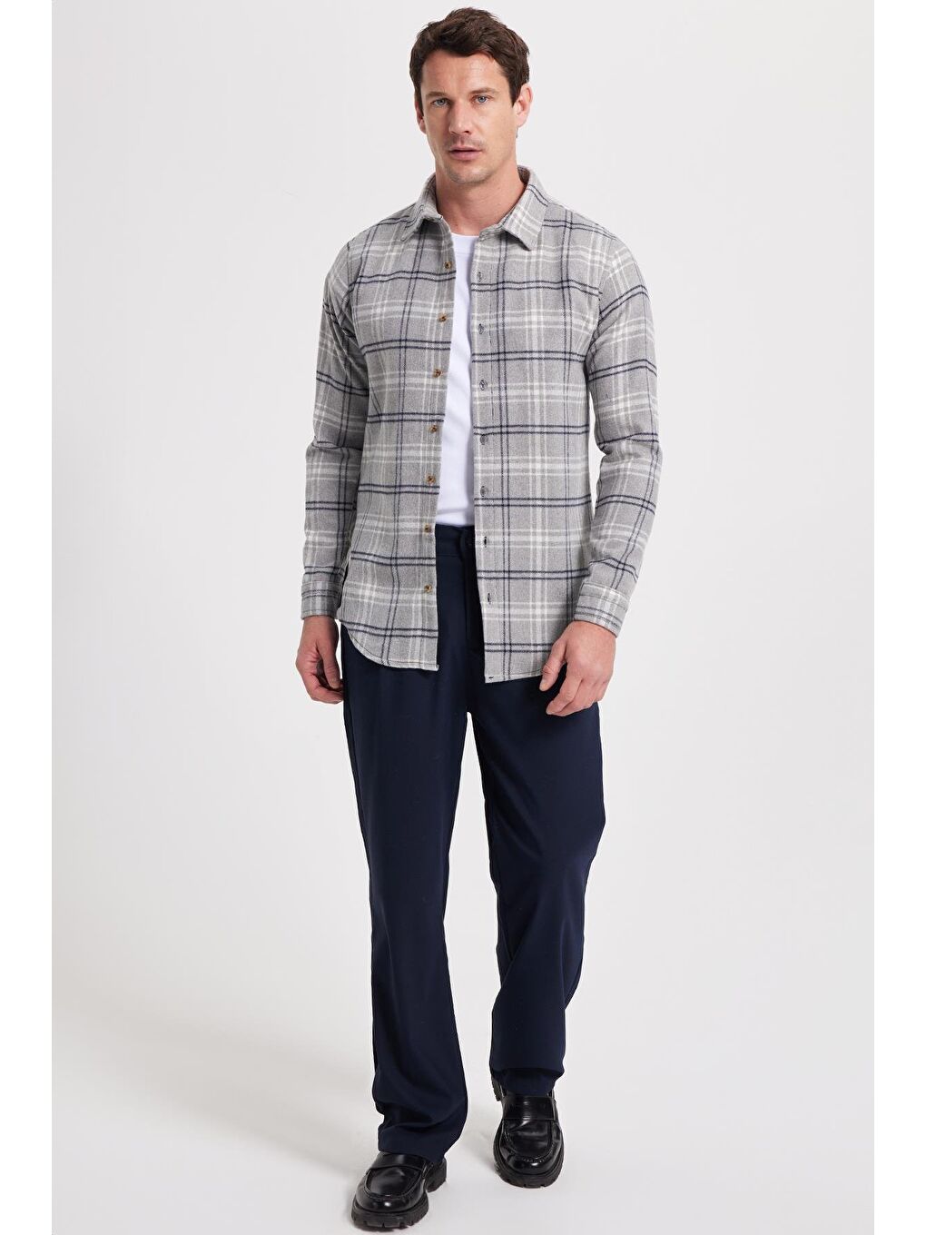 Gri Erkek Slim Fit Dar Kesim Kareli Kışlık Oduncu Gömlek-1