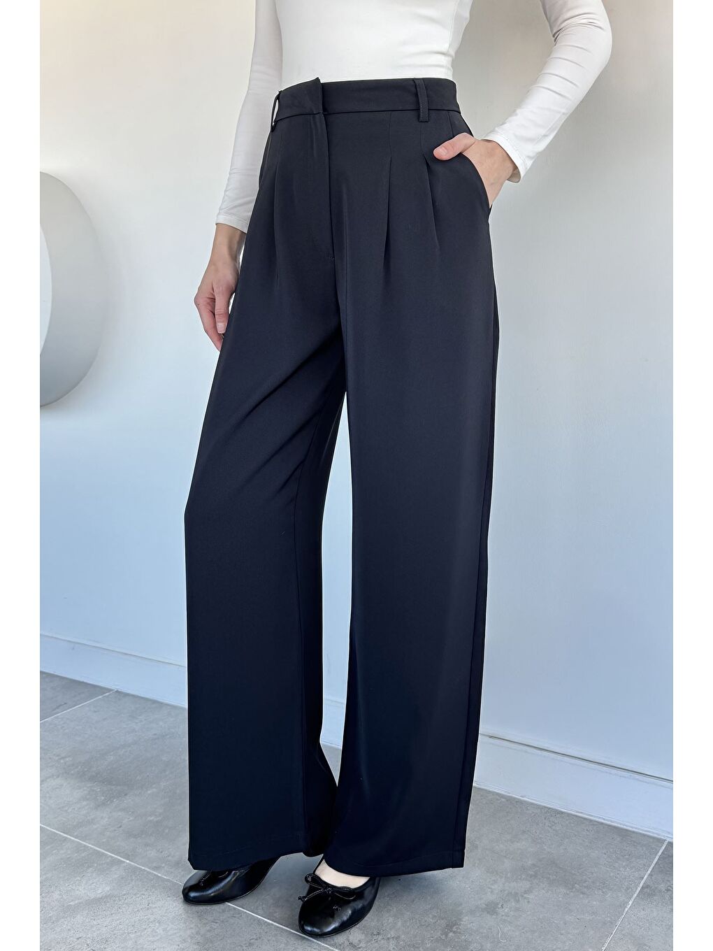 Siyah Kadın Pileli Bol Paça Pantolon-1