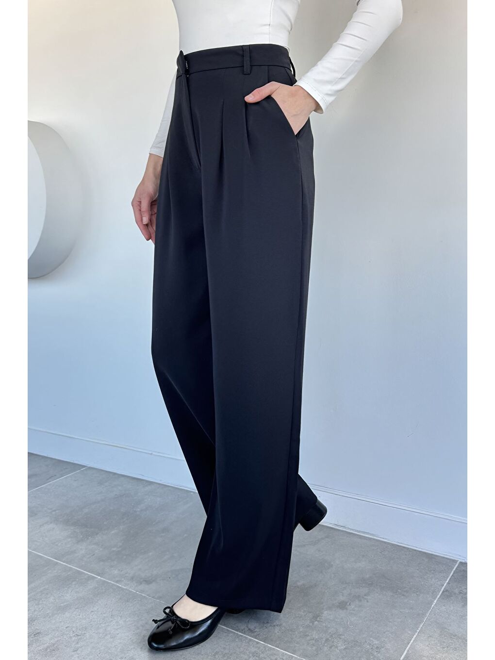 Siyah Kadın Pileli Bol Paça Pantolon-2